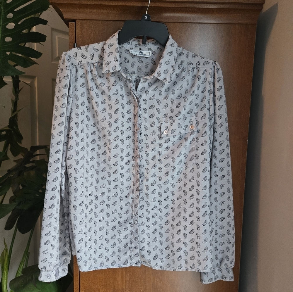 Jonathan Martin Button Up Sophisticated Paisley Blouse